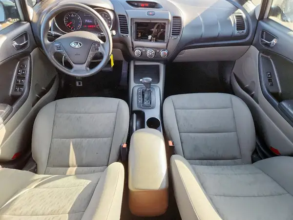 KNAFK4A63G5468667 2016 KIA FORTE - Image 8