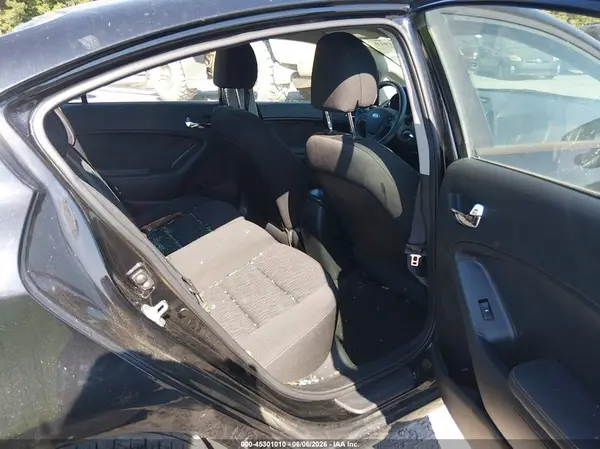 KNAFK4A63G5468734 2016 KIA FORTE - Image 8