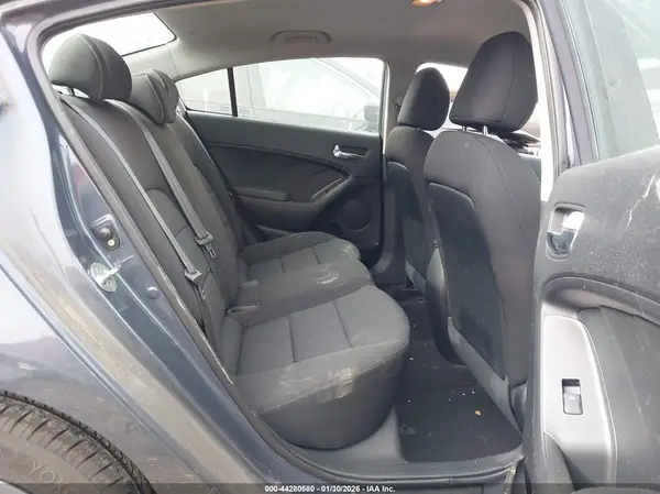 KNAFK4A63G5471231 2016 KIA FORTE - Image 8