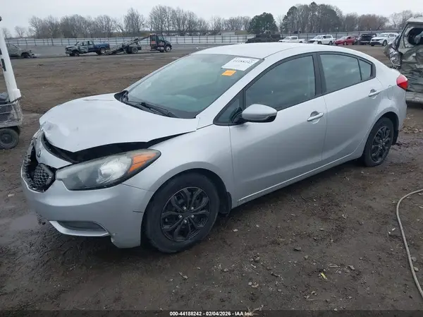 KNAFK4A63G5477983 2016 KIA FORTE - Image 2