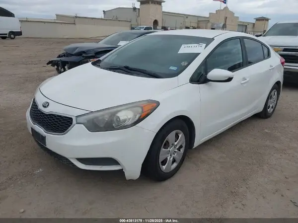 KNAFK4A63G5484190 2016 KIA FORTE - Image 2