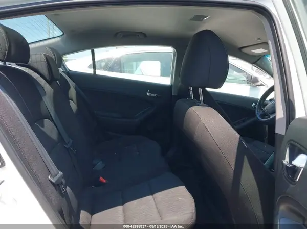 KNAFK4A63G5486117 2016 KIA FORTE - Image 8