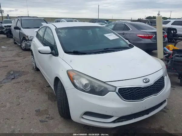 KNAFK4A63G5486330 2016 KIA FORTE - Image 1