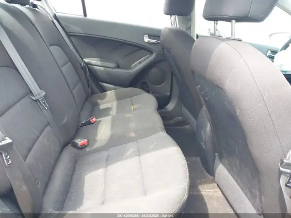 KNAFK4A63G5508214 2016 KIA FORTE - Image 8