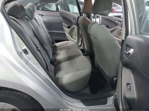 KNAFK4A63G5510092 2016 KIA FORTE - Image 8