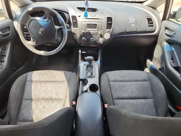 KNAFK4A63G5512408 2016 KIA FORTE - Image 8