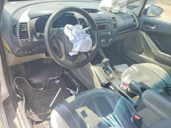 KNAFK4A63G5532433 2016 KIA FORTE - Image 8