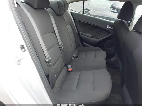 KNAFK4A63G5535767 2016 KIA FORTE - Image 8
