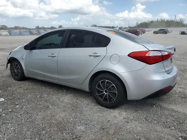 KNAFK4A63G5536126 2016 KIA FORTE - Image 2