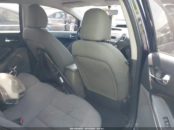 KNAFK4A63G5539351 2016 KIA FORTE - Image 8