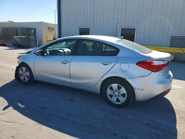 KNAFK4A63G5541195 2016 KIA FORTE - Image 2
