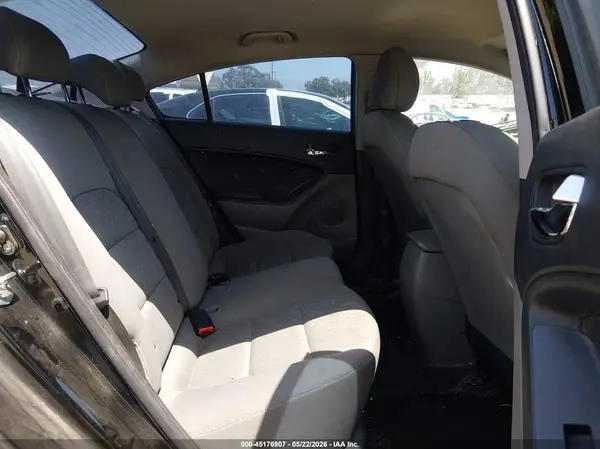 KNAFK4A63G5544128 2016 KIA FORTE - Image 8