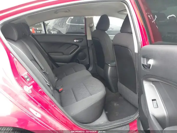 KNAFK4A63G5553363 2016 KIA FORTE - Image 8