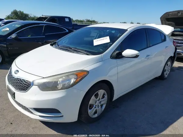 KNAFK4A63G5554335 2016 KIA FORTE - Image 2