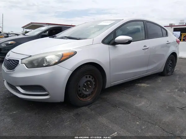 KNAFK4A63G5555243 2016 KIA FORTE - Image 2