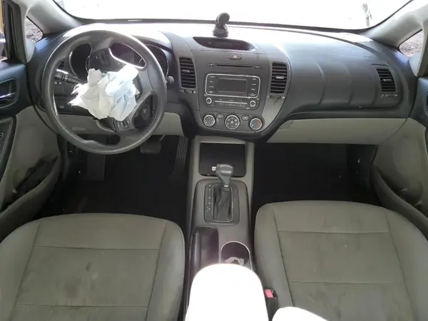 KNAFK4A63G5559776 2016 KIA FORTE - Image 8