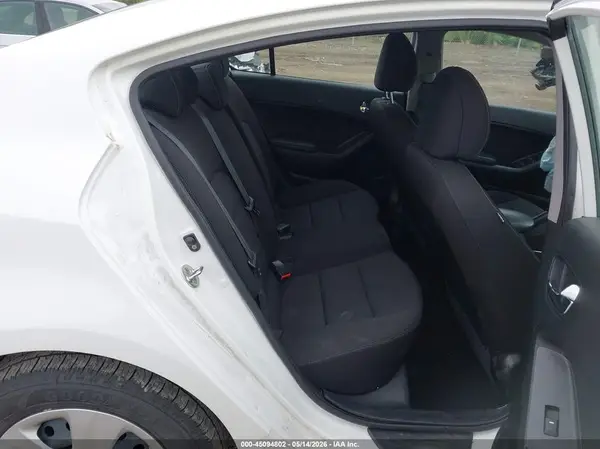 KNAFK4A63G5561883 2016 KIA FORTE - Image 8