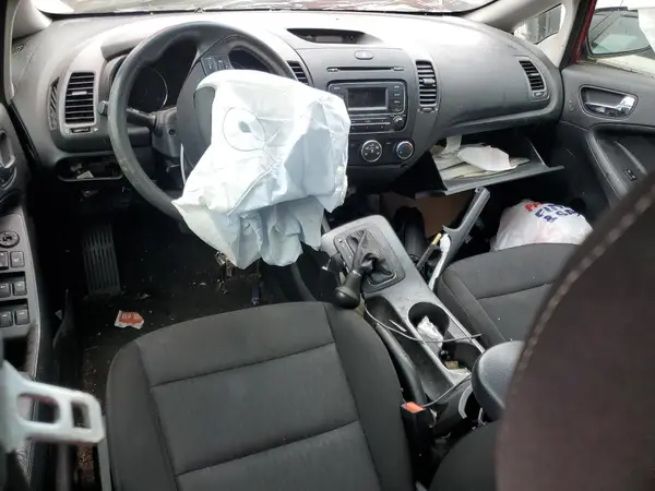 KNAFK4A63G5564217 2016 KIA FORTE - Image 8