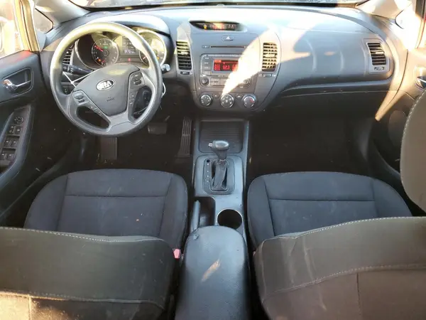 KNAFK4A63G5567229 2016 KIA FORTE - Image 8
