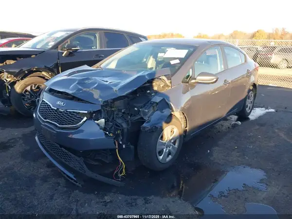 KNAFK4A63G5567294 2016 KIA FORTE - Image 2
