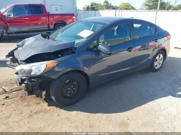 KNAFK4A63G5567330 2016 KIA FORTE - Image 2