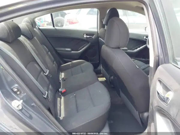 KNAFK4A63G5569739 2016 KIA FORTE - Image 8