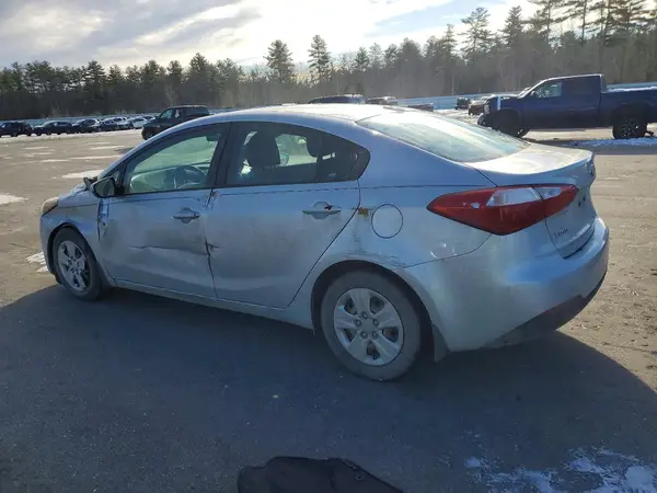 KNAFK4A63G5602609 2016 KIA FORTE - Image 2