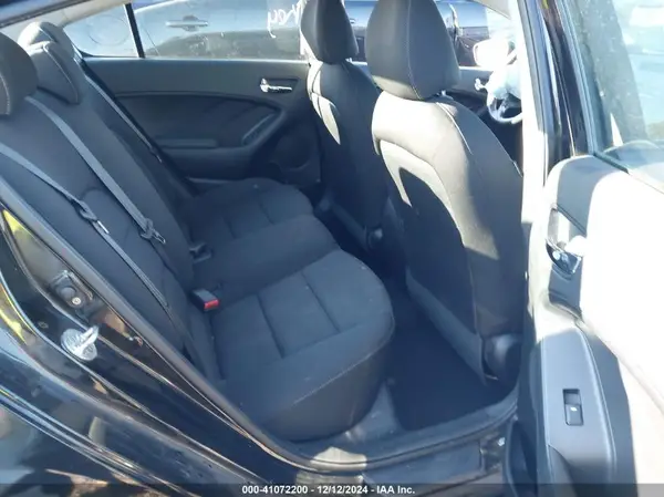 KNAFK4A63G5602707 2016 KIA FORTE - Image 8