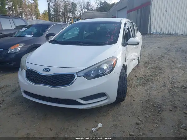KNAFK4A63G5605087 2016 KIA FORTE - Image 2