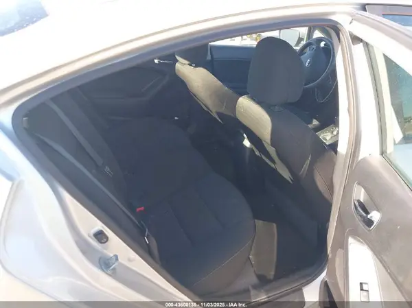 KNAFK4A63G5606532 2016 KIA FORTE - Image 8