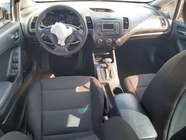 KNAFK4A63G5607261 2016 KIA FORTE - Image 8