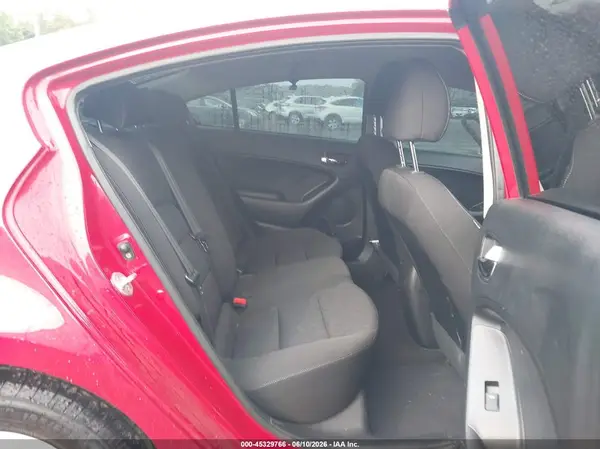 KNAFK4A63G5610886 2016 KIA FORTE - Image 8