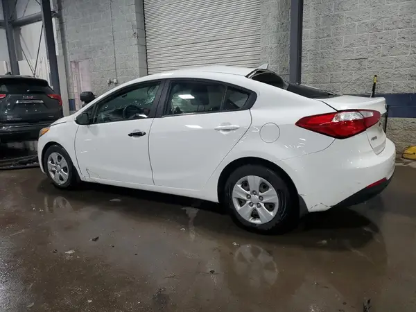 KNAFK4A63G5611018 2016 KIA FORTE - Image 2