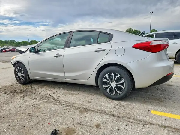KNAFK4A63G5611195 2016 KIA FORTE - Image 2