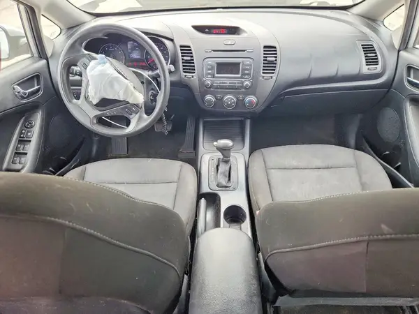 KNAFK4A63G5611195 2016 KIA FORTE - Image 8
