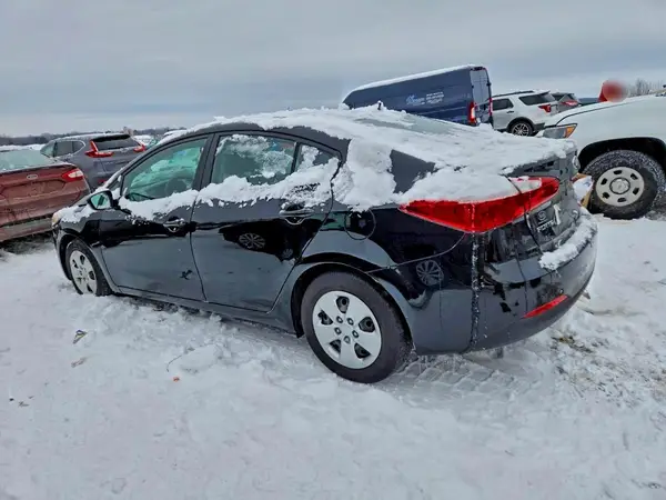 KNAFK4A63G5611908 2016 KIA FORTE - Image 2