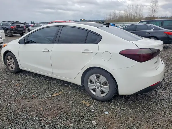 KNAFK4A63G5614341 2016 KIA FORTE - Image 2