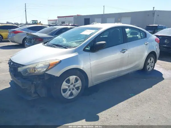 KNAFK4A63G5615344 2016 KIA FORTE - Image 2