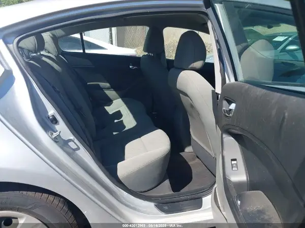 KNAFK4A63G5615344 2016 KIA FORTE - Image 8