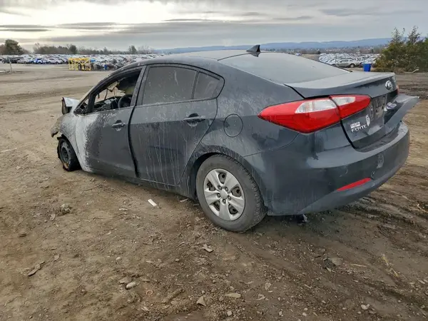 KNAFK4A63G5615957 2016 KIA FORTE - Image 2
