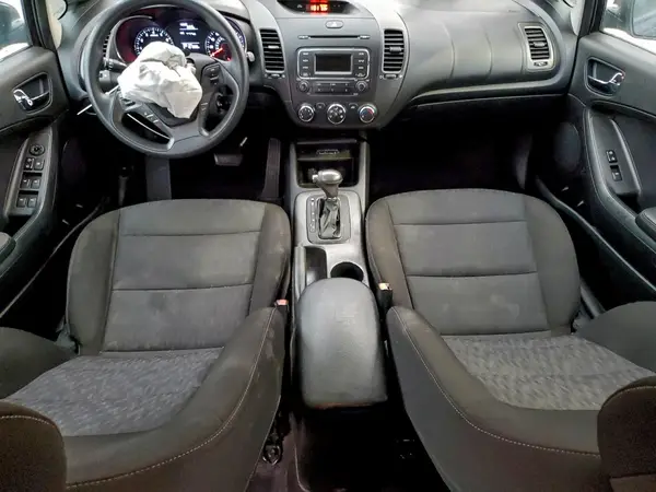 KNAFK4A63G5617112 2016 KIA FORTE - Image 8