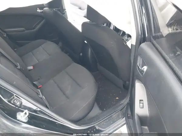 KNAFK4A63G5620494 2016 KIA FORTE - Image 8