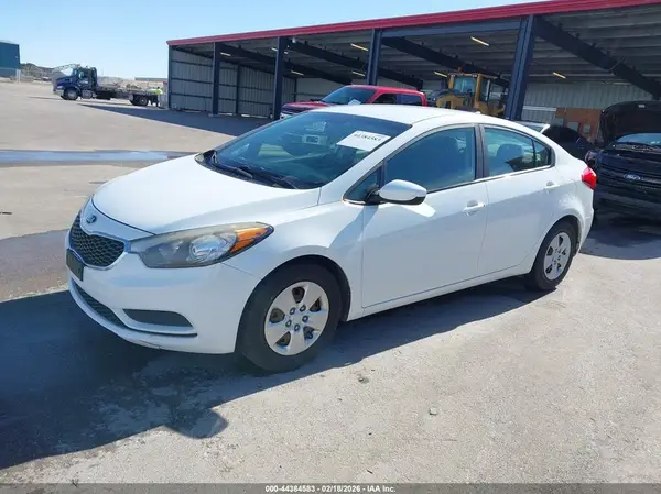KNAFK4A63G5621290 2016 KIA FORTE - Image 2