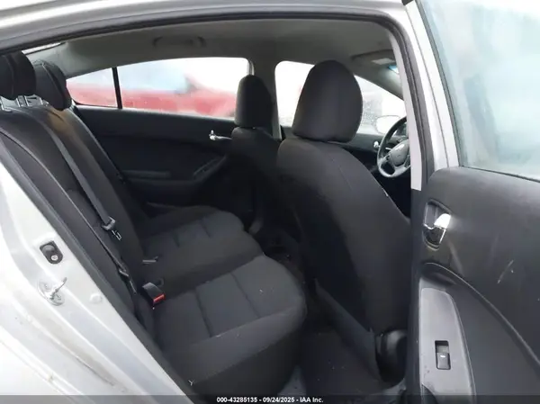 KNAFK4A64G5442787 2016 KIA FORTE - Image 8