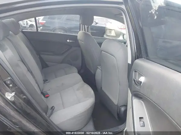 KNAFK4A64G5461128 2016 KIA FORTE - Image 8