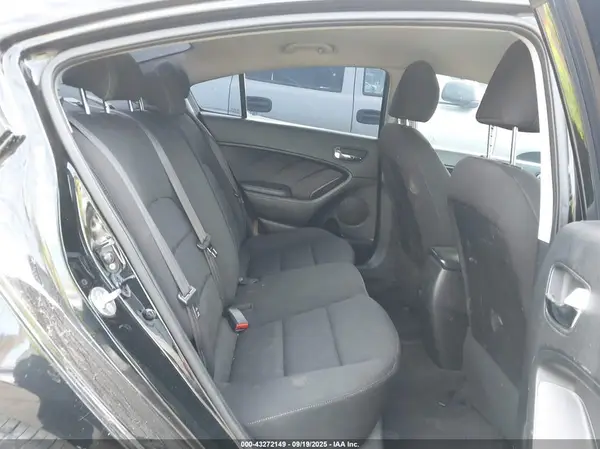 KNAFK4A64G5461436 2016 KIA FORTE - Image 8