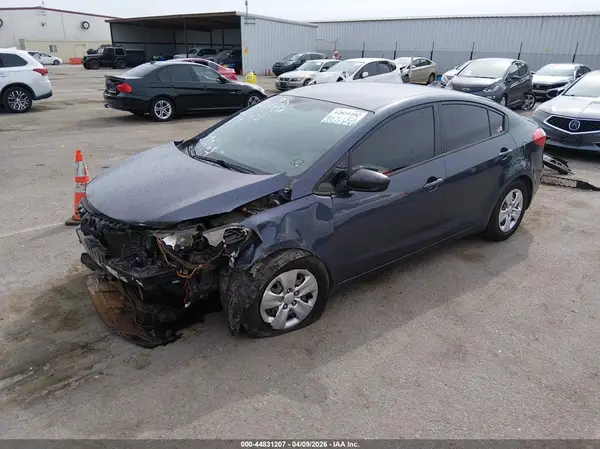 KNAFK4A64G5481007 2016 KIA FORTE - Image 2