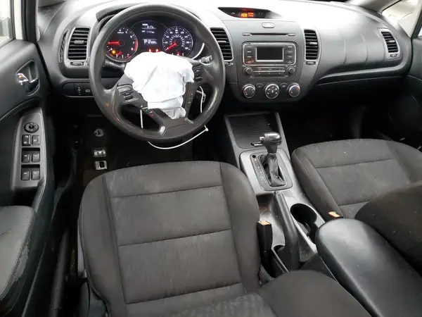 KNAFK4A64G5495702 2016 KIA FORTE - Image 8