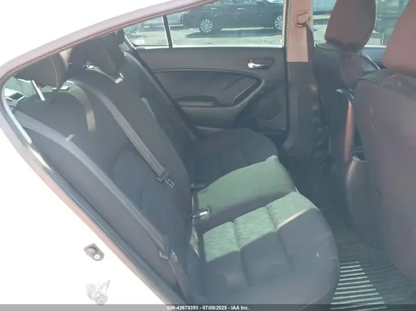 KNAFK4A64G5505399 2016 KIA FORTE - Image 8