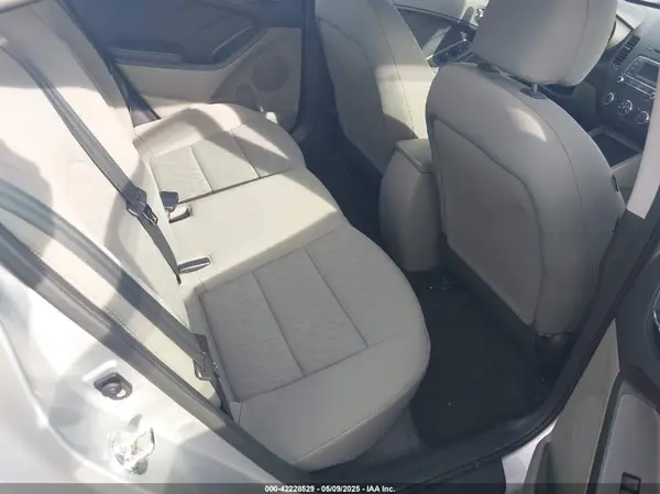 KNAFK4A64G5520307 2016 KIA FORTE - Image 8